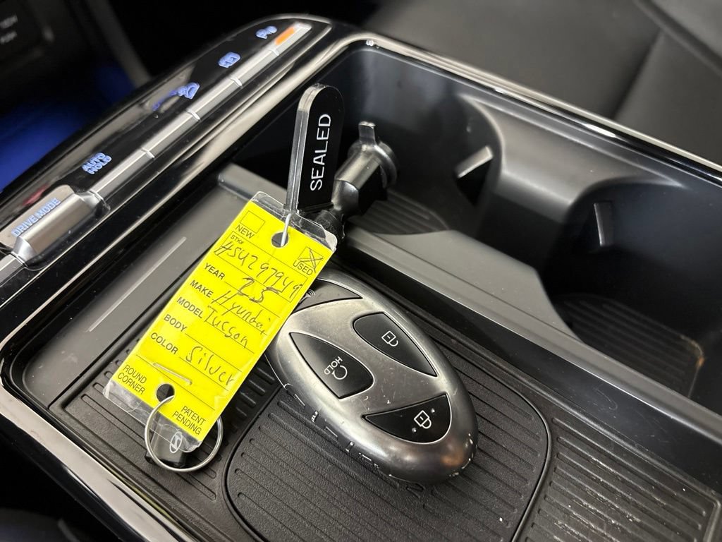 Used 2025 Hyundai Tucson Limited AWD/4WD image 37