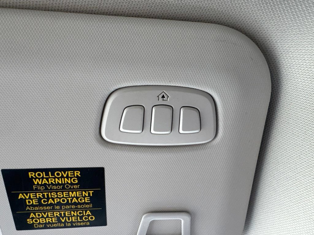 Used 2025 Ford Escape Platinum AWD/4WD image 24