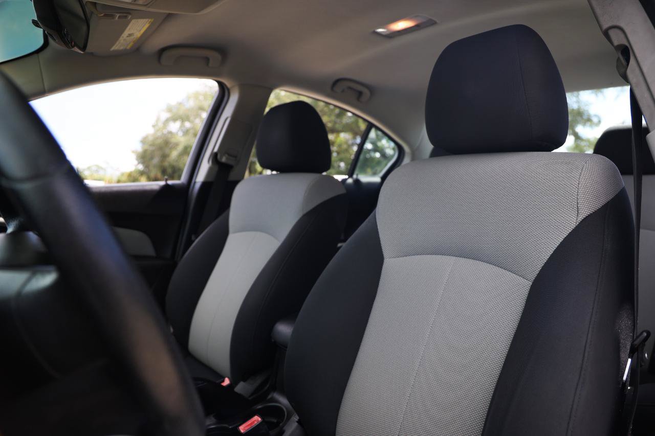 Used 2011 Chevrolet Cruze LS w/ Connectivity Package FWD image 6