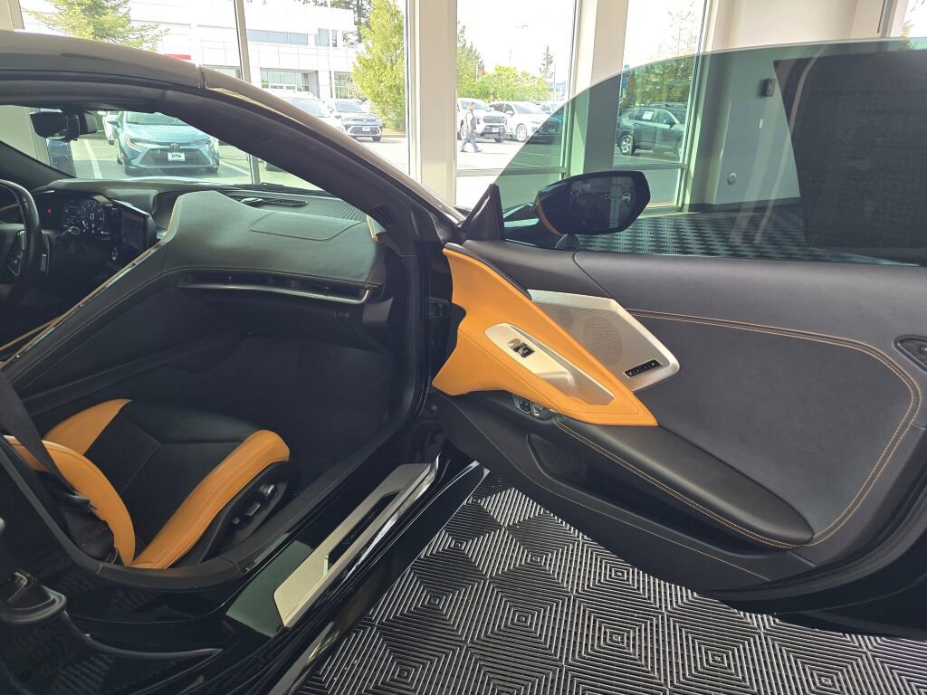 Used 2021 Chevrolet Corvette Stingray Preferred Conv w/ Z51 Performance Package RWD image 45