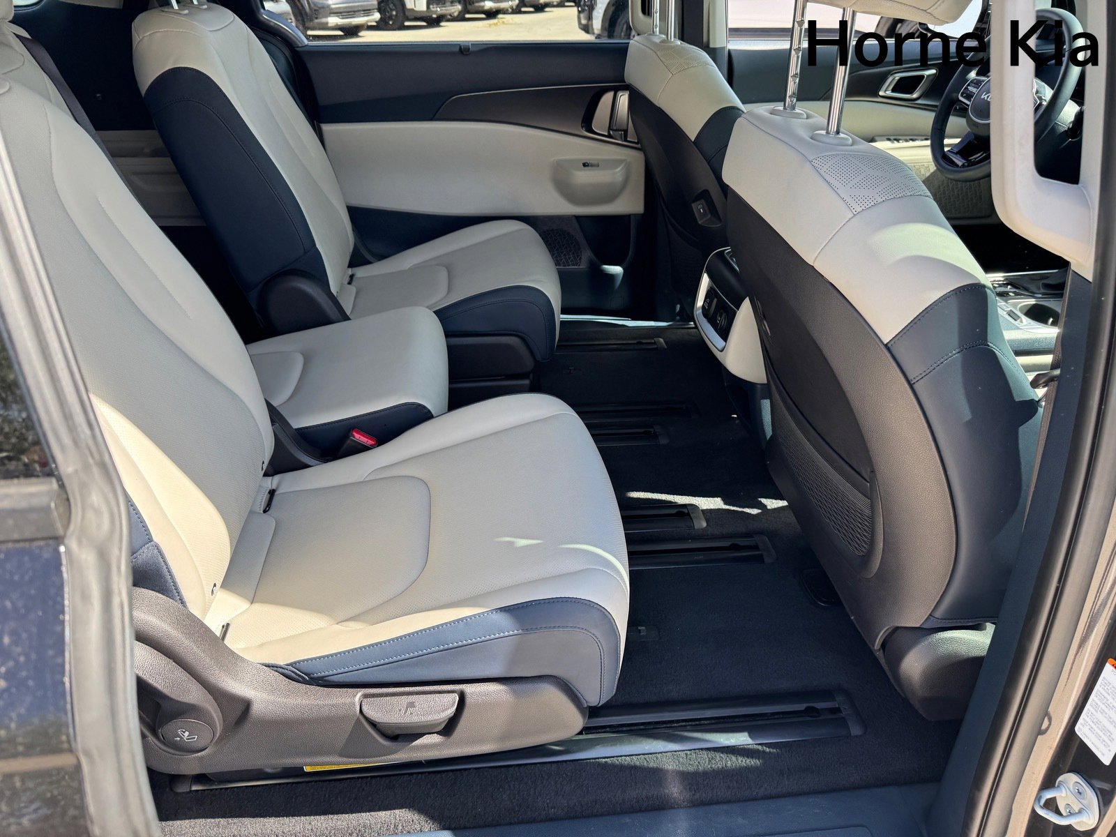 Certified 2026 Kia Carnival SX w/ SX Dark Edition Package image 28