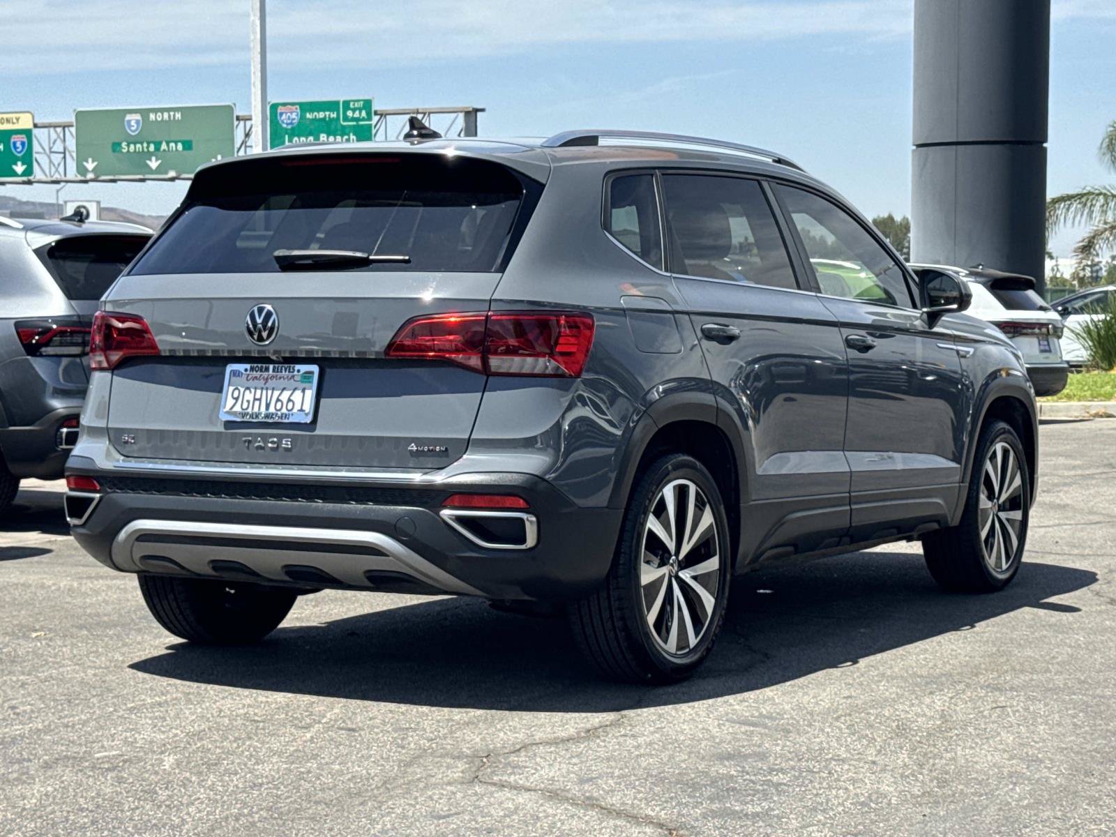 Certified 2023 Volkswagen Taos SE w/ Panoramic Sunroof Package AWD/4WD image 5