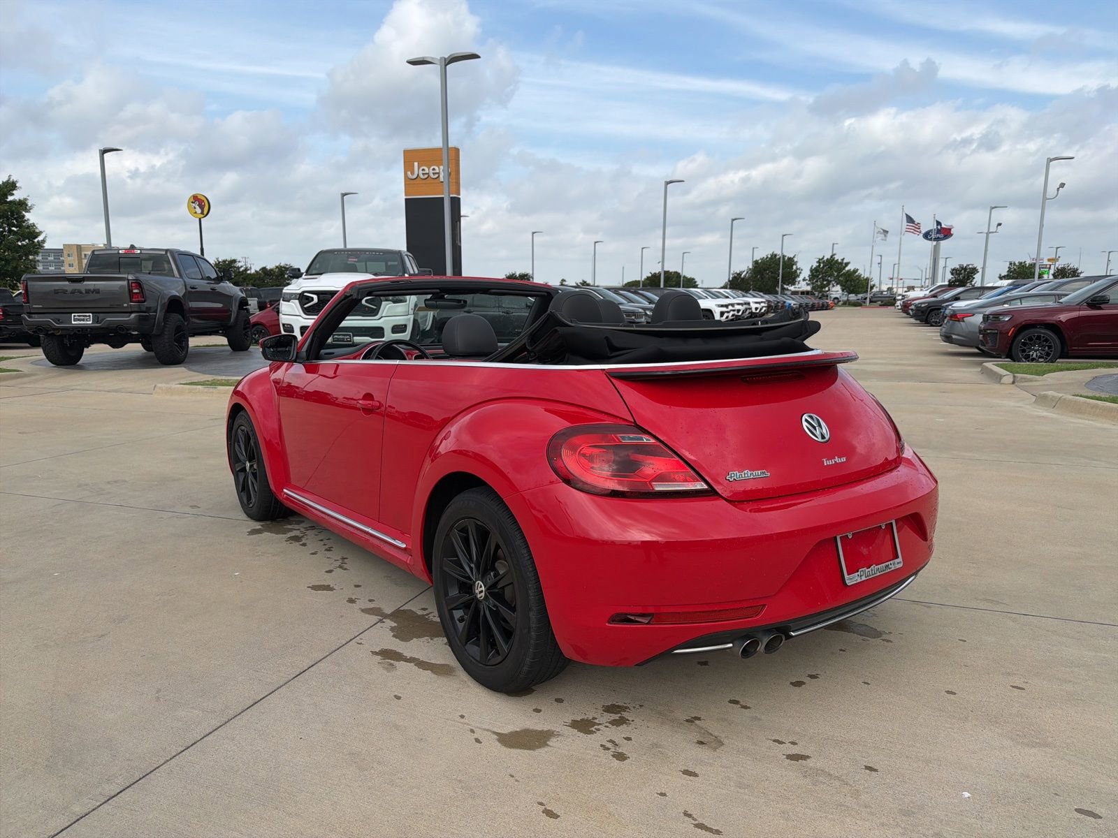 Used 2019 Volkswagen Beetle 2.0T SE FWD image 3
