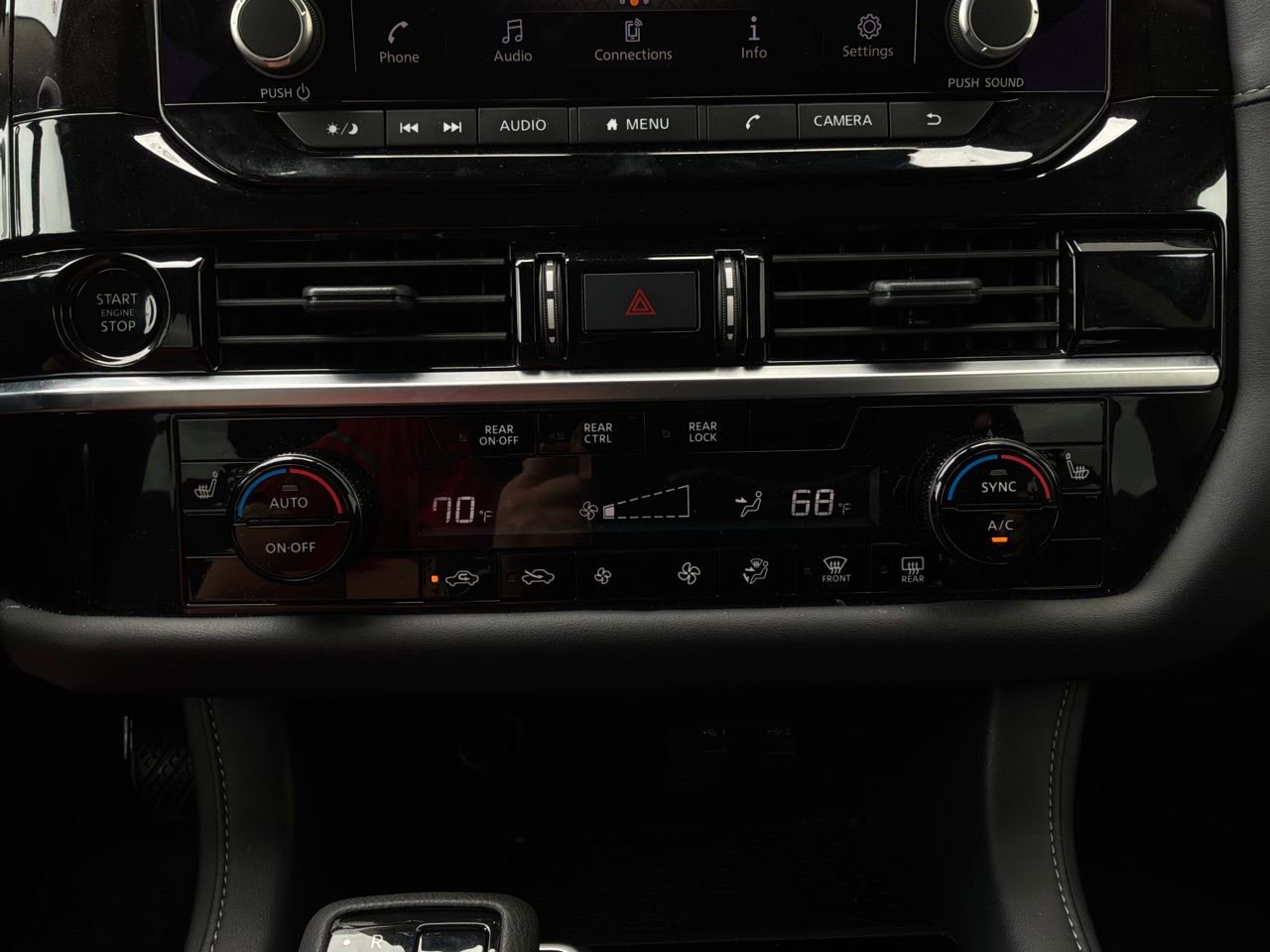 Used 2025 Nissan Pathfinder SV image 29