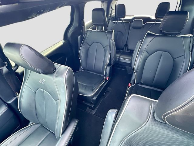 Used 2024 Chrysler Pacifica Premium image 22