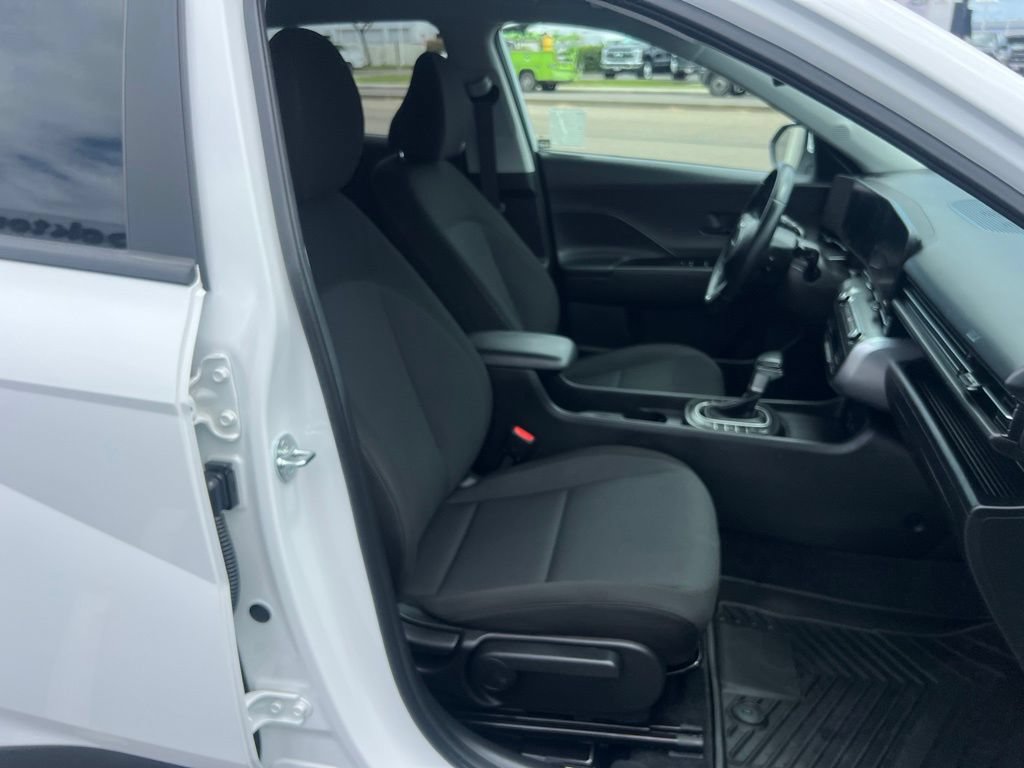 Used 2025 Hyundai Kona SEL AWD/4WD image 35