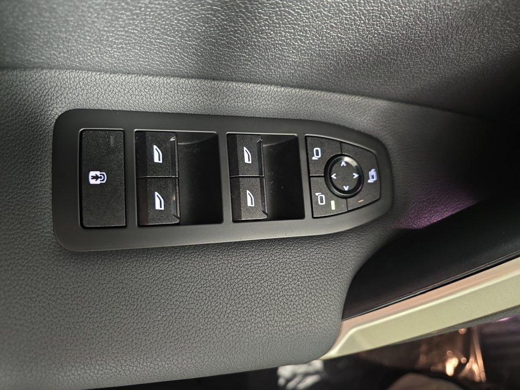 Certified 2024 BMW iX xDrive50 w/ Premium Package AWD/4WD image 28