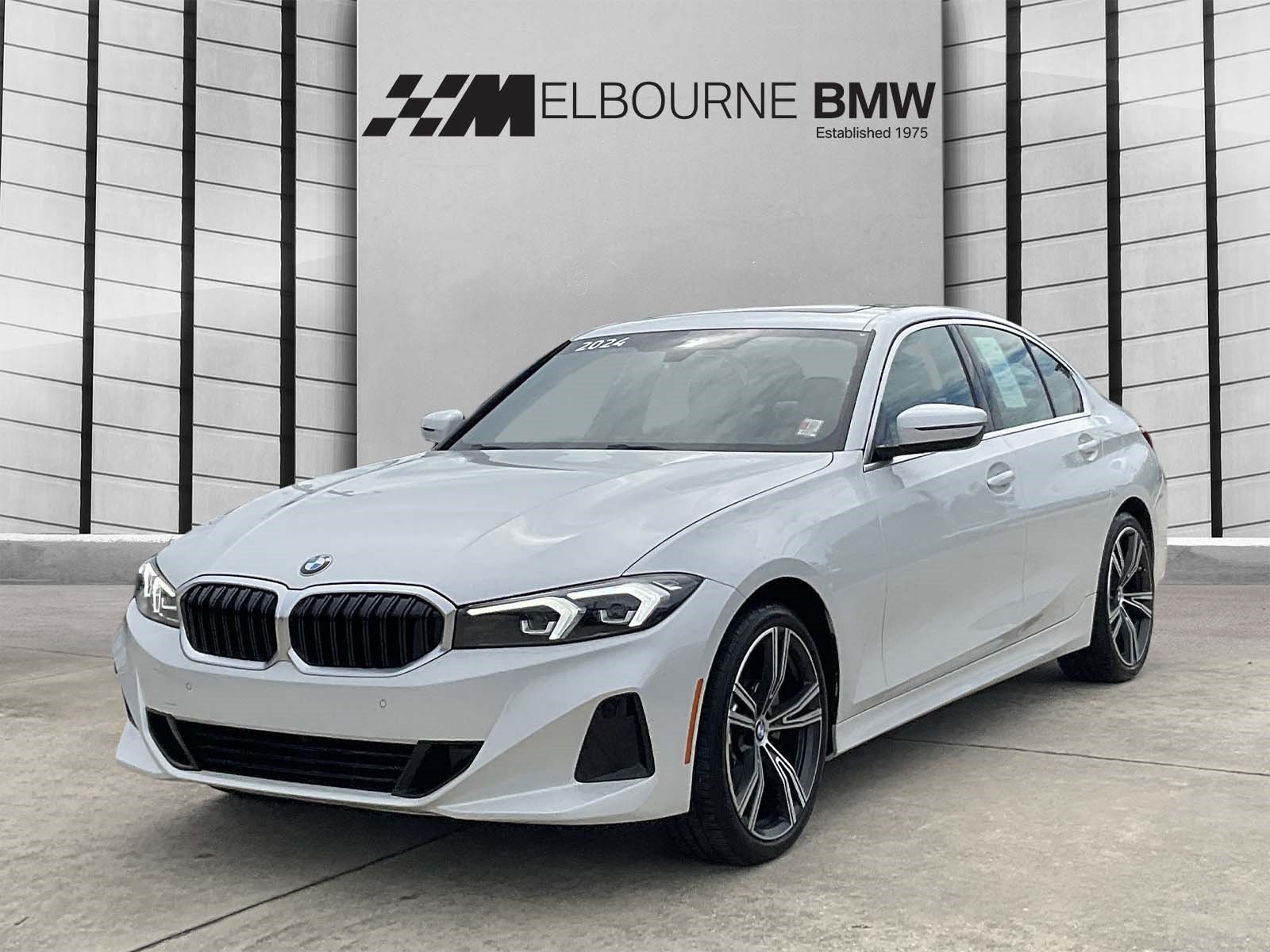Used 2024 BMW 330i Sedan w/ Convenience Package RWD image 3