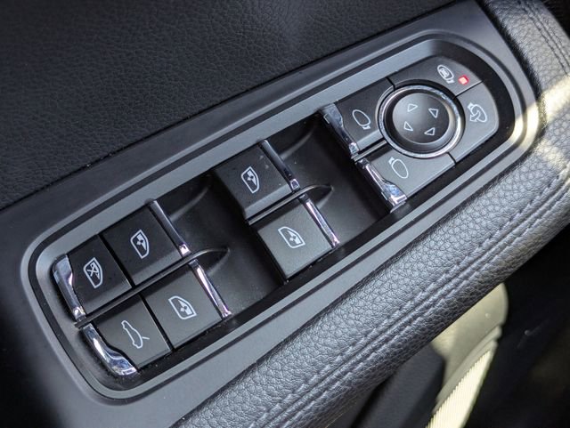 Used 2021 Porsche Macan image 23