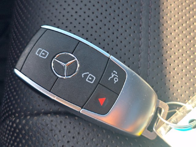 Used 2021 Mercedes-Benz GLS 580 4MATIC image 35