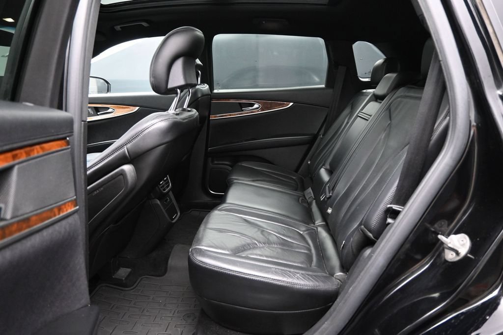 Used 2016 Lincoln MKX Reserve w/ Climate Package AWD/4WD image 24