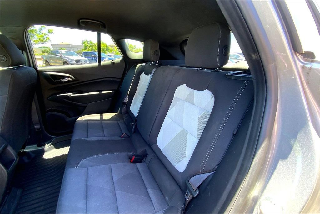 Used 2024 Chevrolet Trax RS FWD image 25