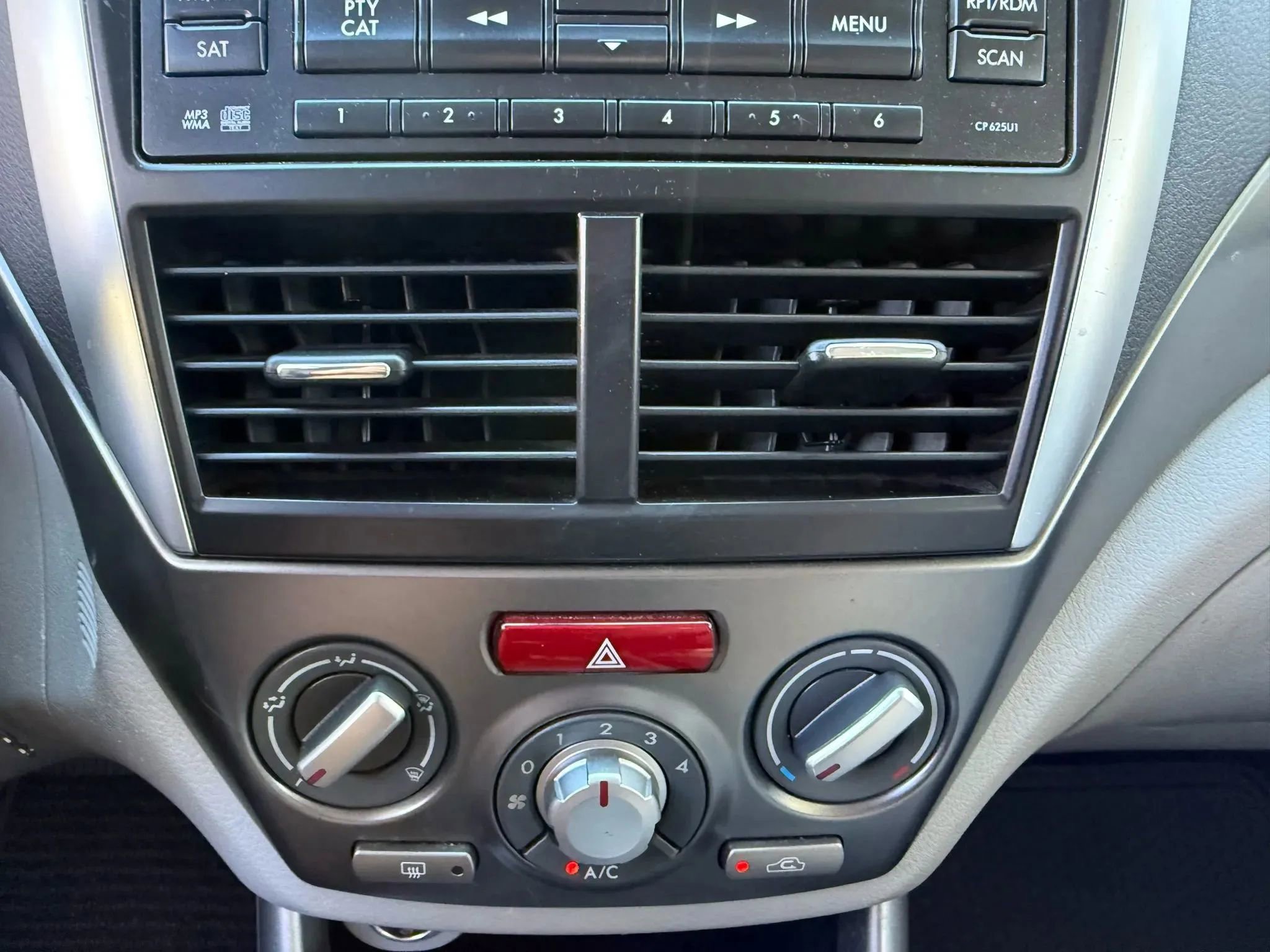 Used 2012 Subaru Forester 2.5X Premium w/ Popular Pkg 3 image 16