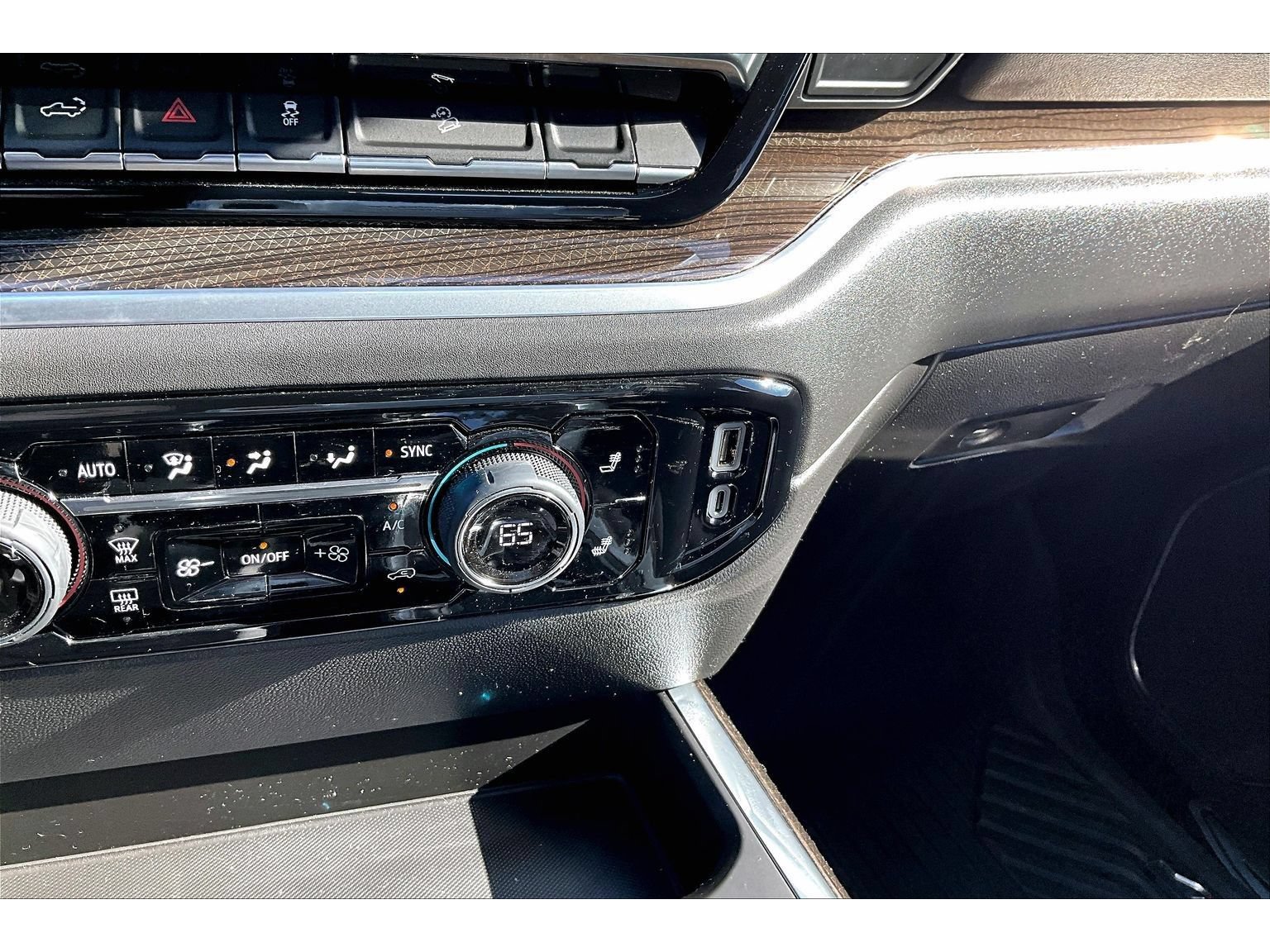 Used 2025 Chevrolet Silverado 1500 LT Trail Boss w/ Convenience Package II AWD/4WD image 26
