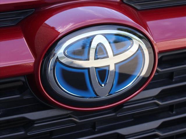 Used 2023 Toyota RAV4 XLE Premium AWD/4WD image 30