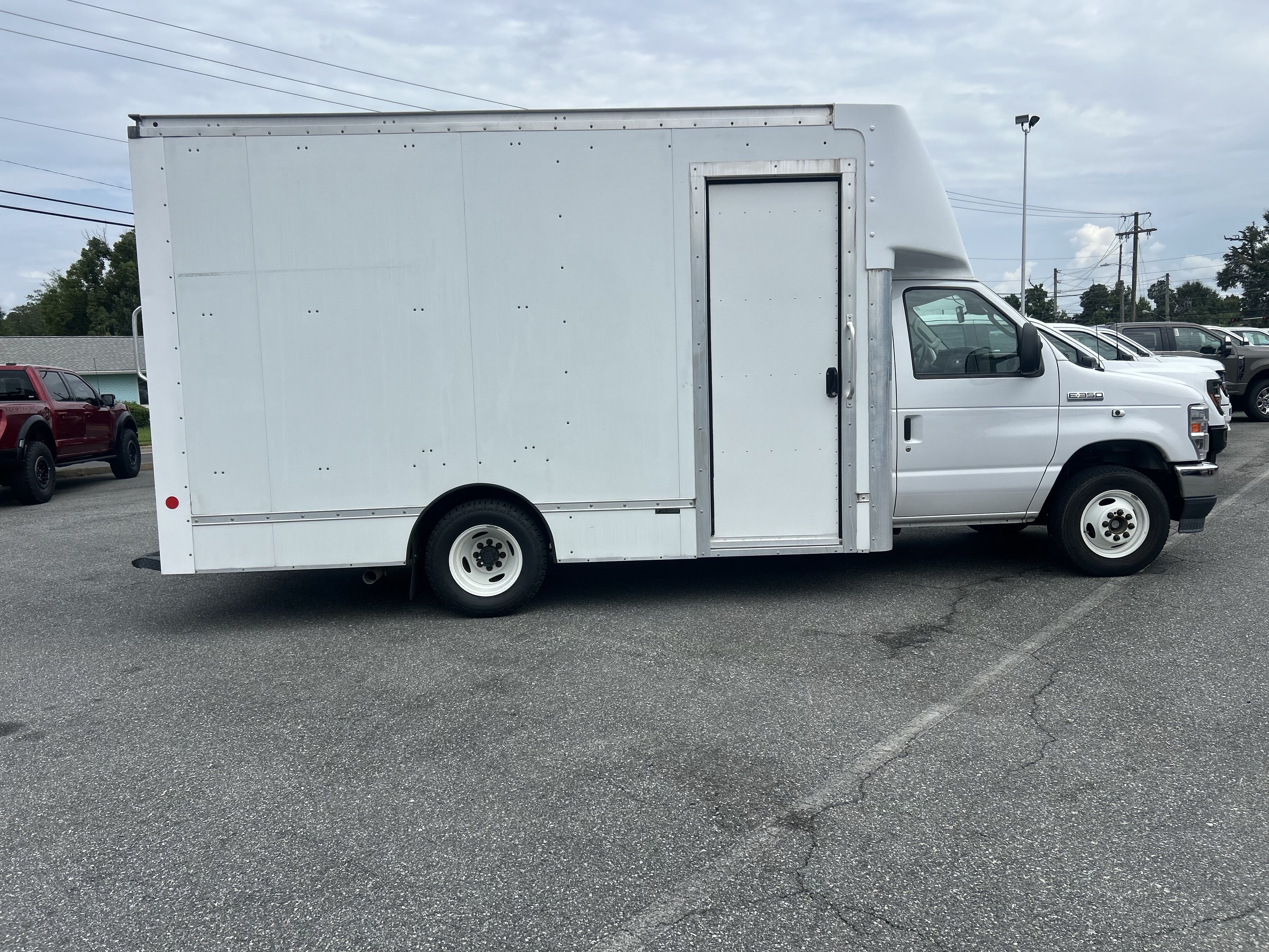 Used 2022 Ford E-350 and Econoline 350 Super Duty RWD image 21