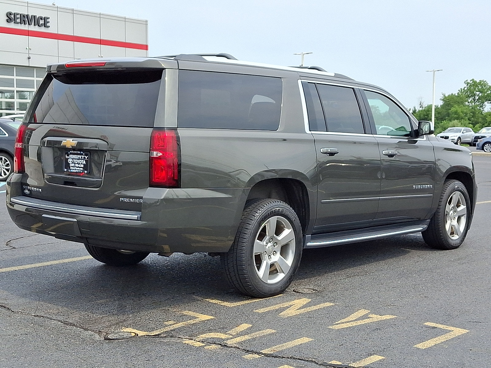 Used 2019 Chevrolet Suburban Premier AWD/4WD image 6