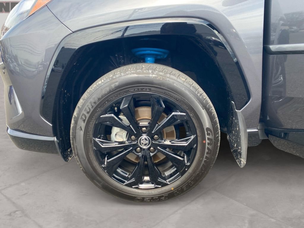 Used 2025 Toyota RAV4 XSE w/ Advanced Technology Package image 14