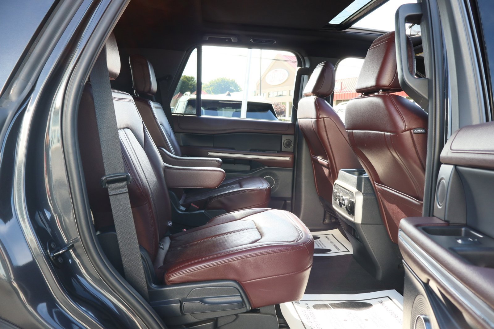 Used 2024 Ford Expedition Limited AWD/4WD image 36