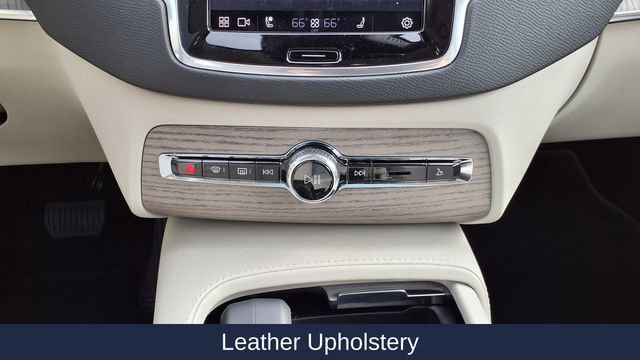 New 2025 Volvo XC90 T8 Plus image 32