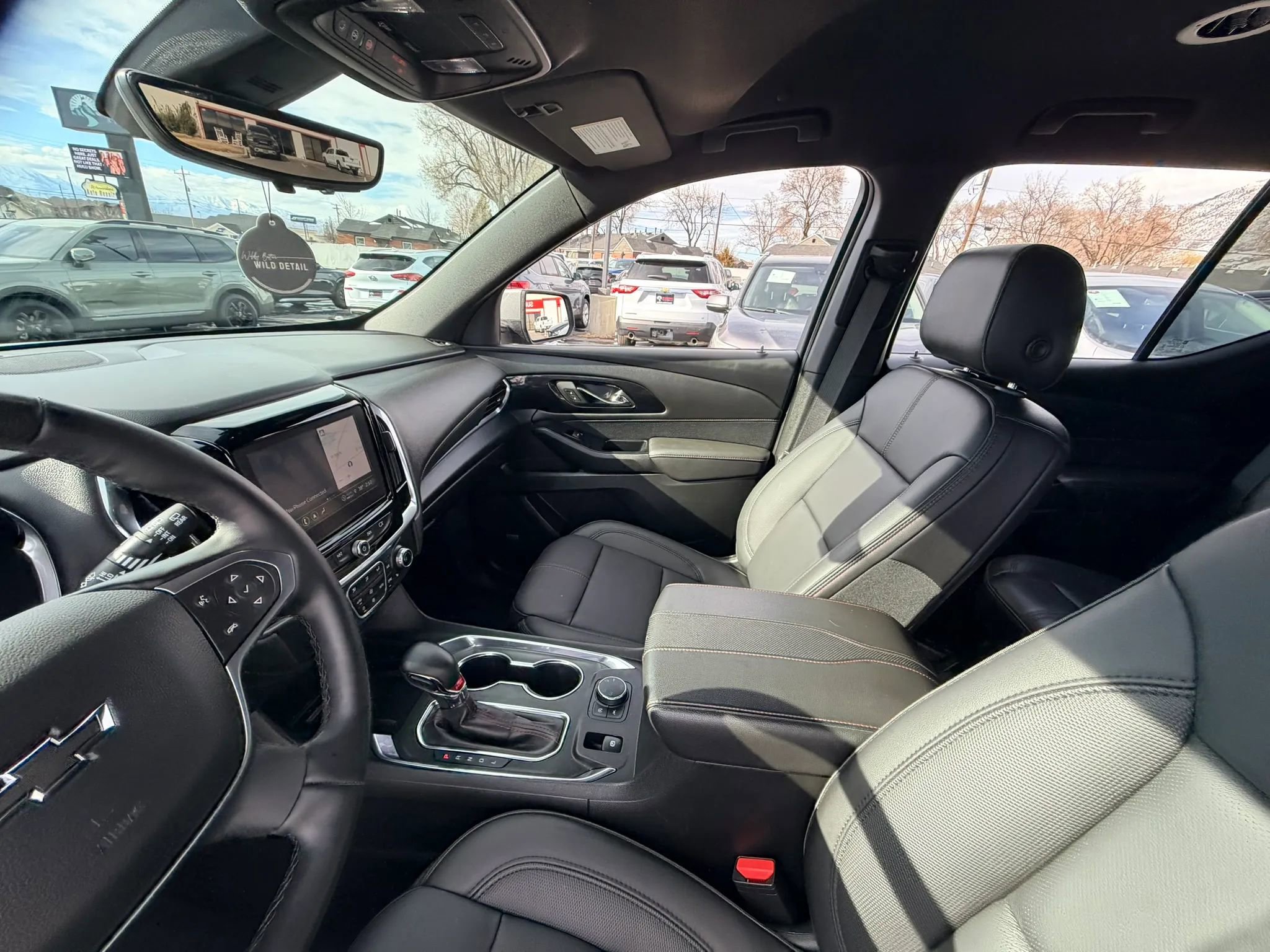 Used 2023 Chevrolet Traverse RS image 11