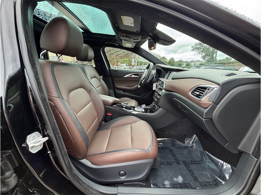 Used 2017 INFINITI QX30 Premium w/ Technology Package AWD/4WD image 41