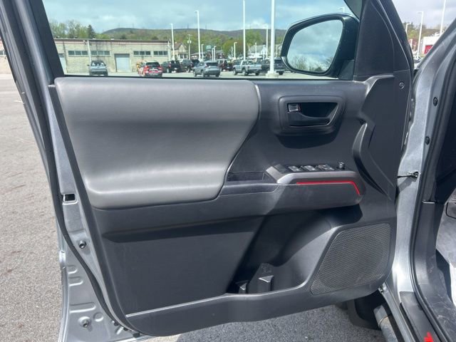 Used 2023 Toyota Tacoma SR5 w/ SX Package image 9