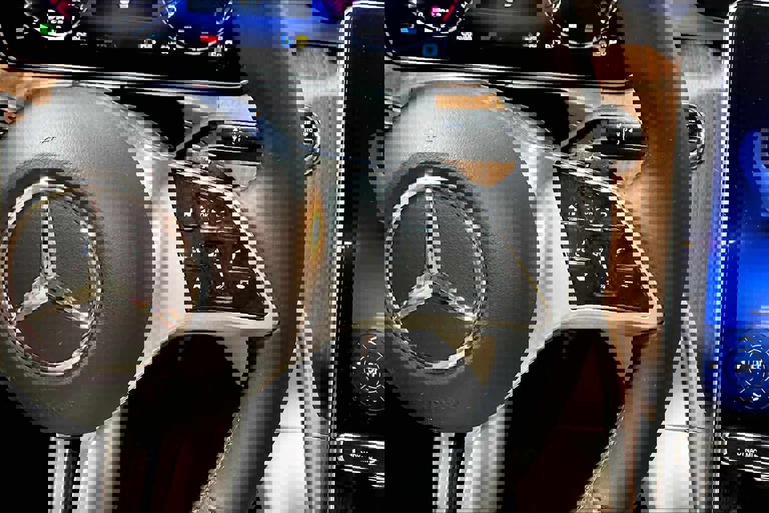 Used 2023 Mercedes-Benz C 300 4MATIC Sedan image 24