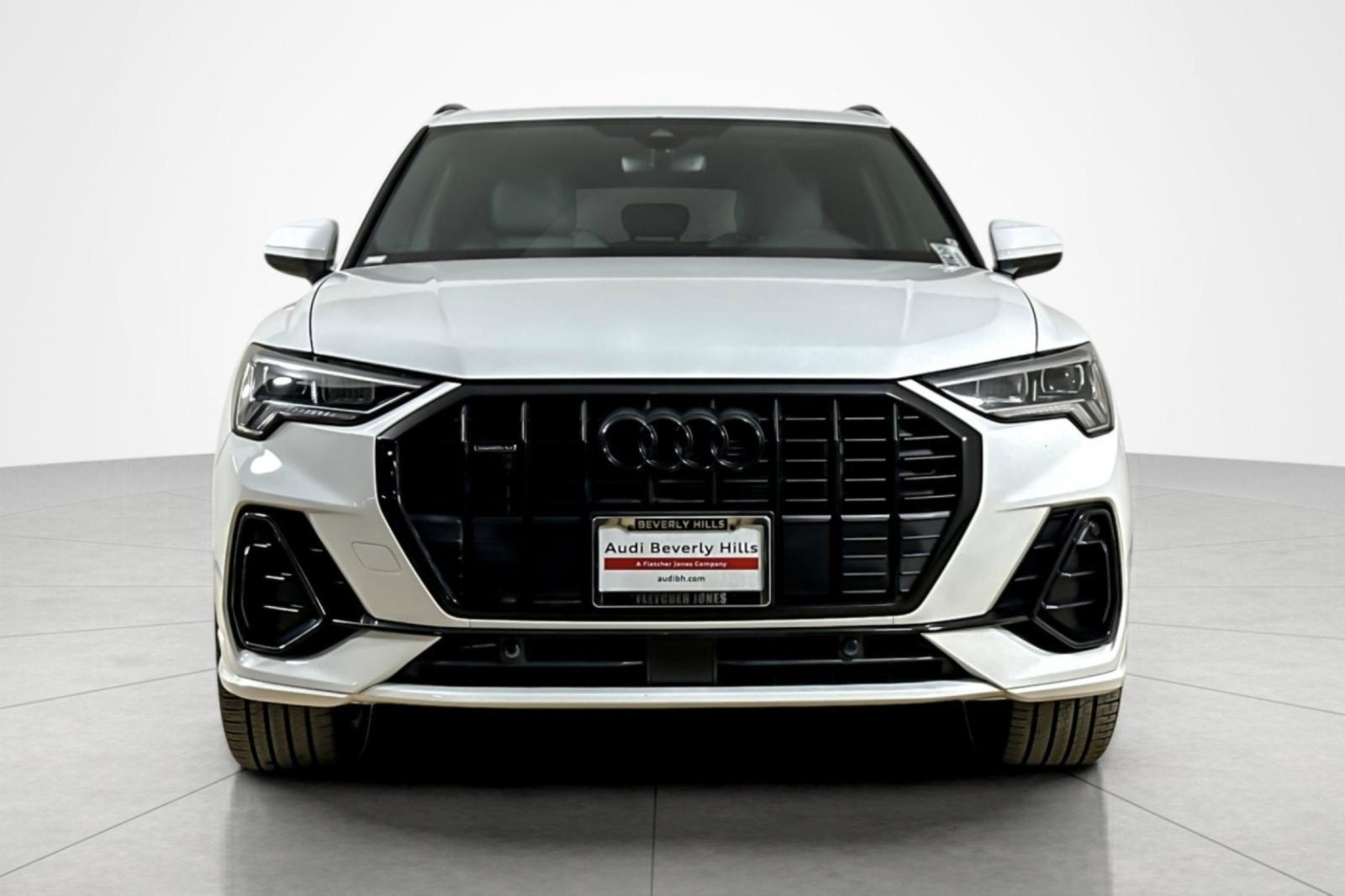 Used 2023 Audi Q3 2.0T Premium w/ Black Optic Sport Package AWD/4WD image 8