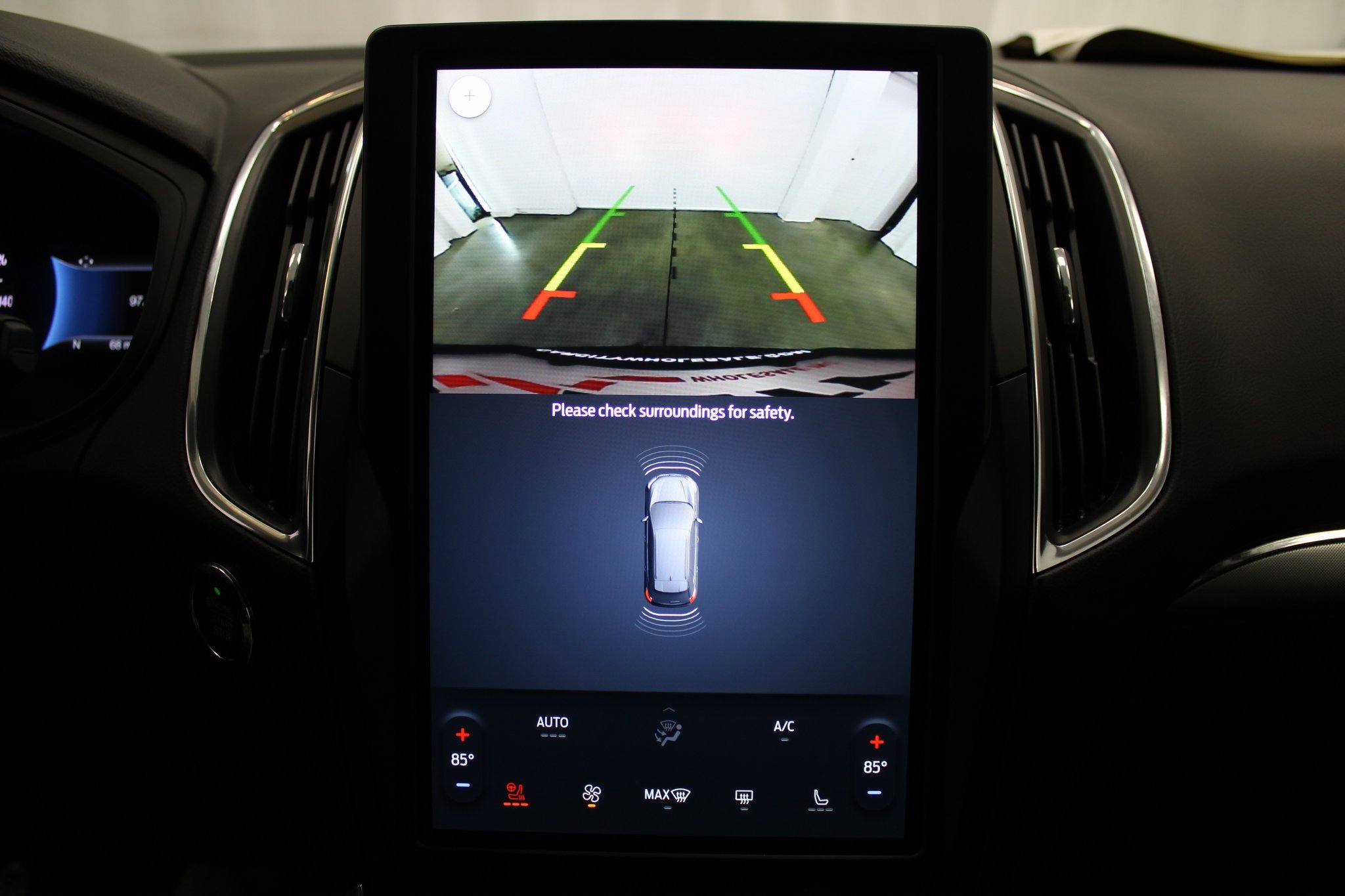 Used 2024 Ford Edge Titanium image 46