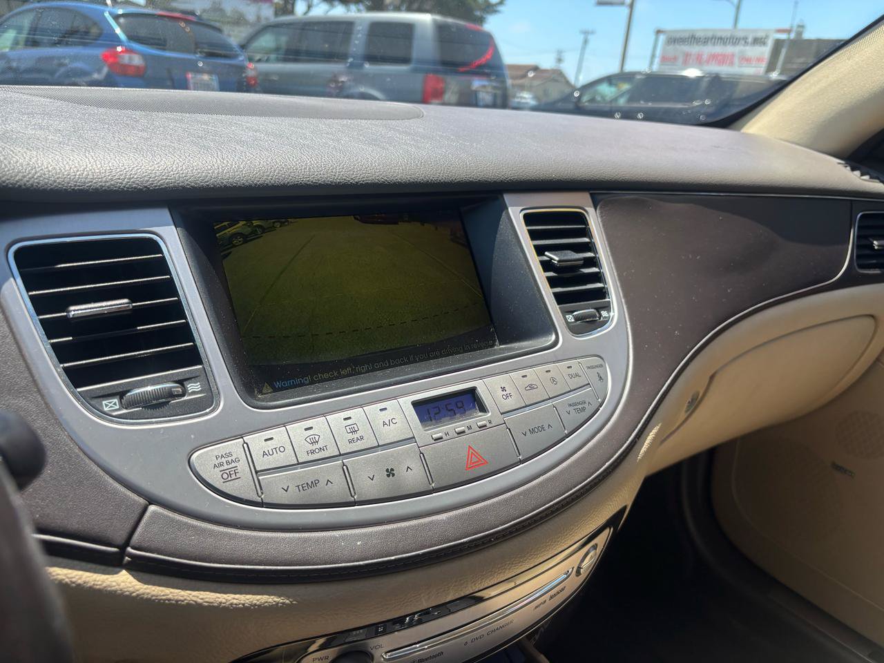 Used 2010 Hyundai Genesis 4.6 w/ Technology Pkg 5 RWD image 7