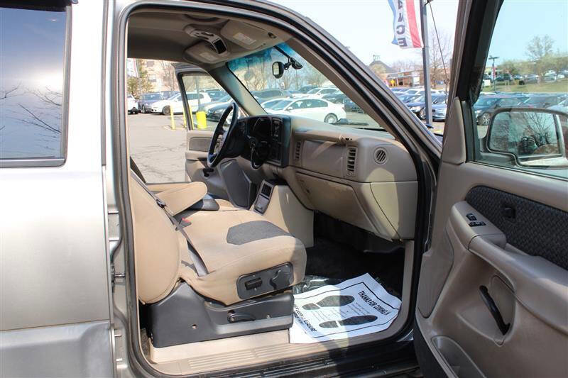 Used 2002 Chevrolet Avalanche 4x4 w/ Off-Road Suspension Pkg image 11