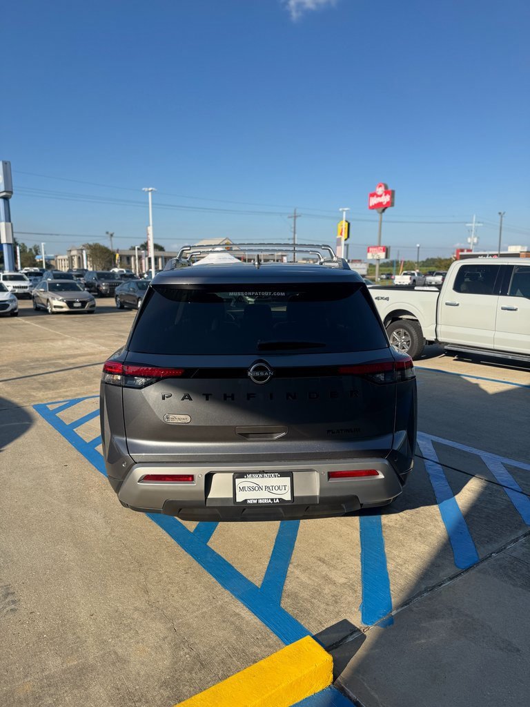 Used 2023 Nissan Pathfinder Platinum w/ Black Appearance Package image 5