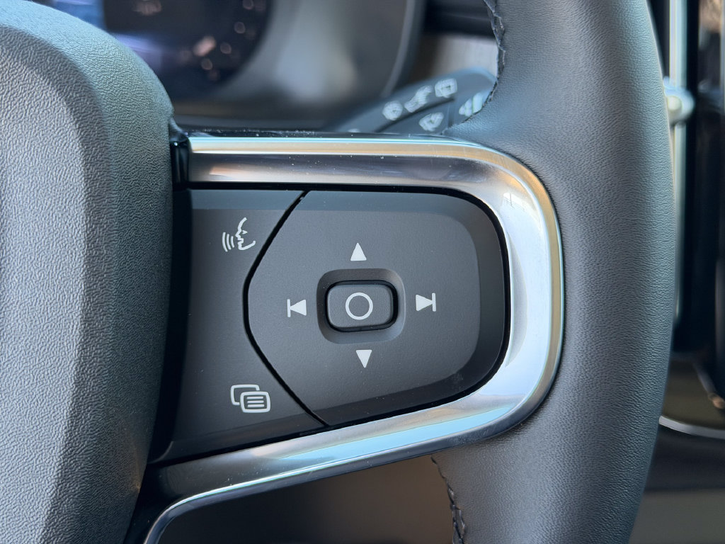 New 2026 Volvo XC40 B5 Plus w/ Protection Package Premier AWD/4WD image 18