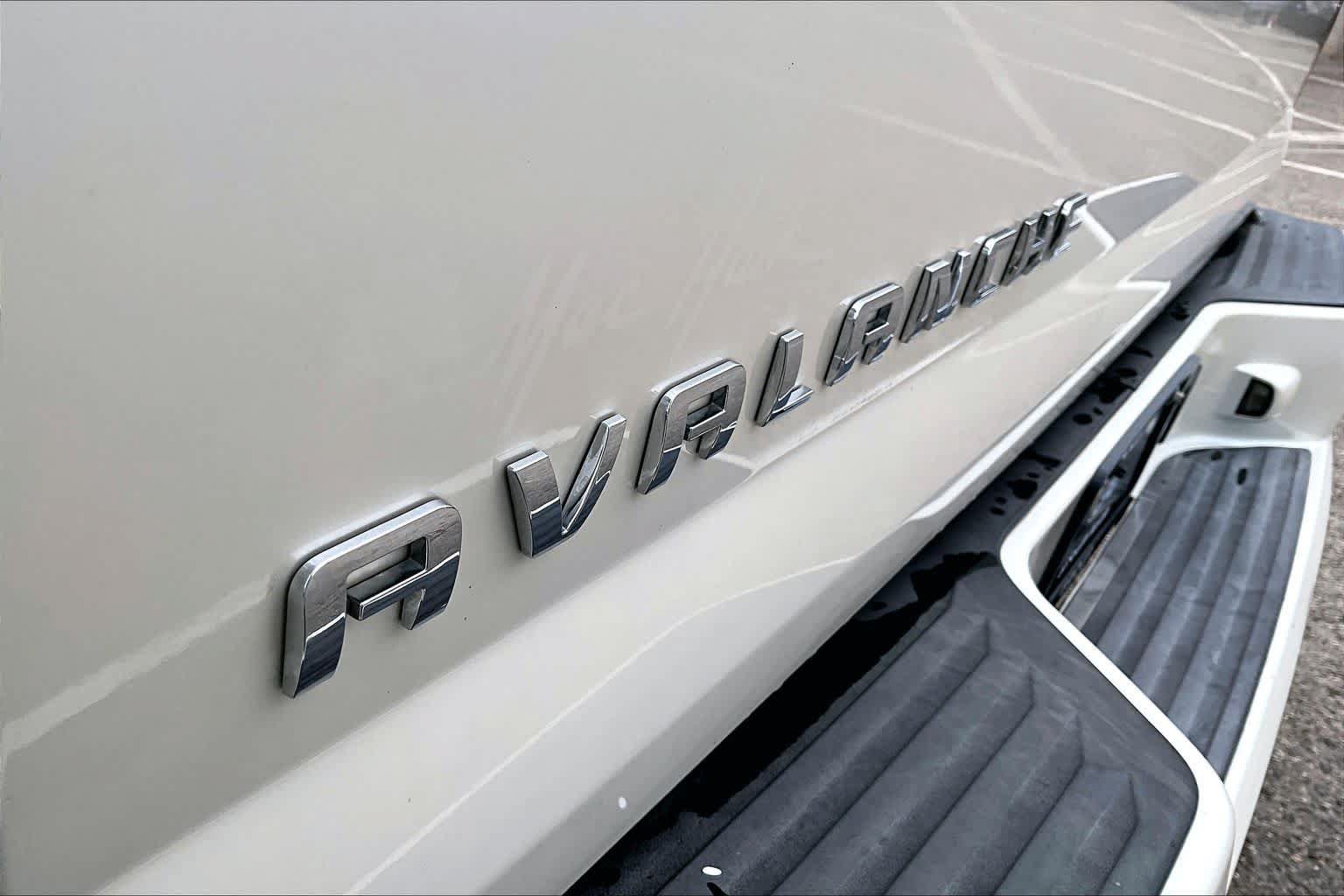 Used 2008 Chevrolet Avalanche LTZ w/ LTZ Preferred Equipment Group RWD image 10