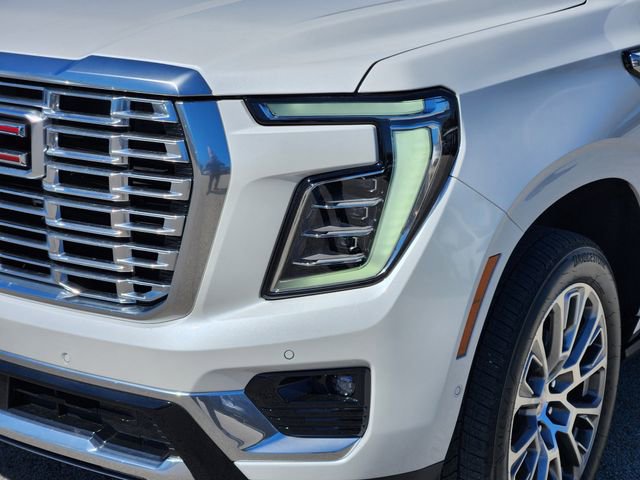 Used 2025 GMC Yukon XL Denali w/ Sun & Power Step Package image 7