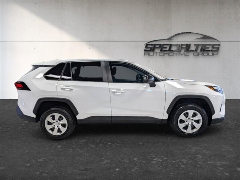 Used 2023 Toyota RAV4 LE AWD/4WD image 11