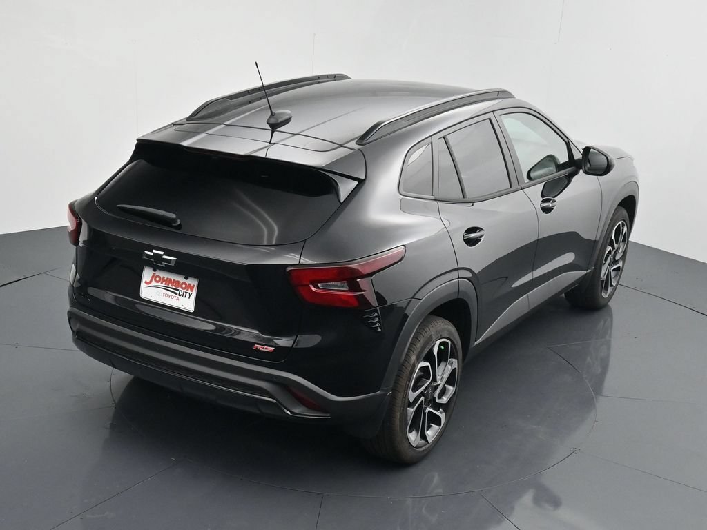 Used 2025 Chevrolet Trax RS w/ Driver Confidence Package FWD image 29