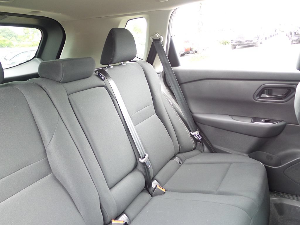 Used 2024 Nissan Rogue S FWD image 29