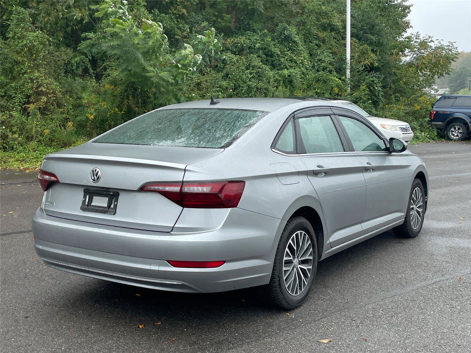 Used 2020 Volkswagen Jetta SE w/ SE Cold Weather Package FWD image 5