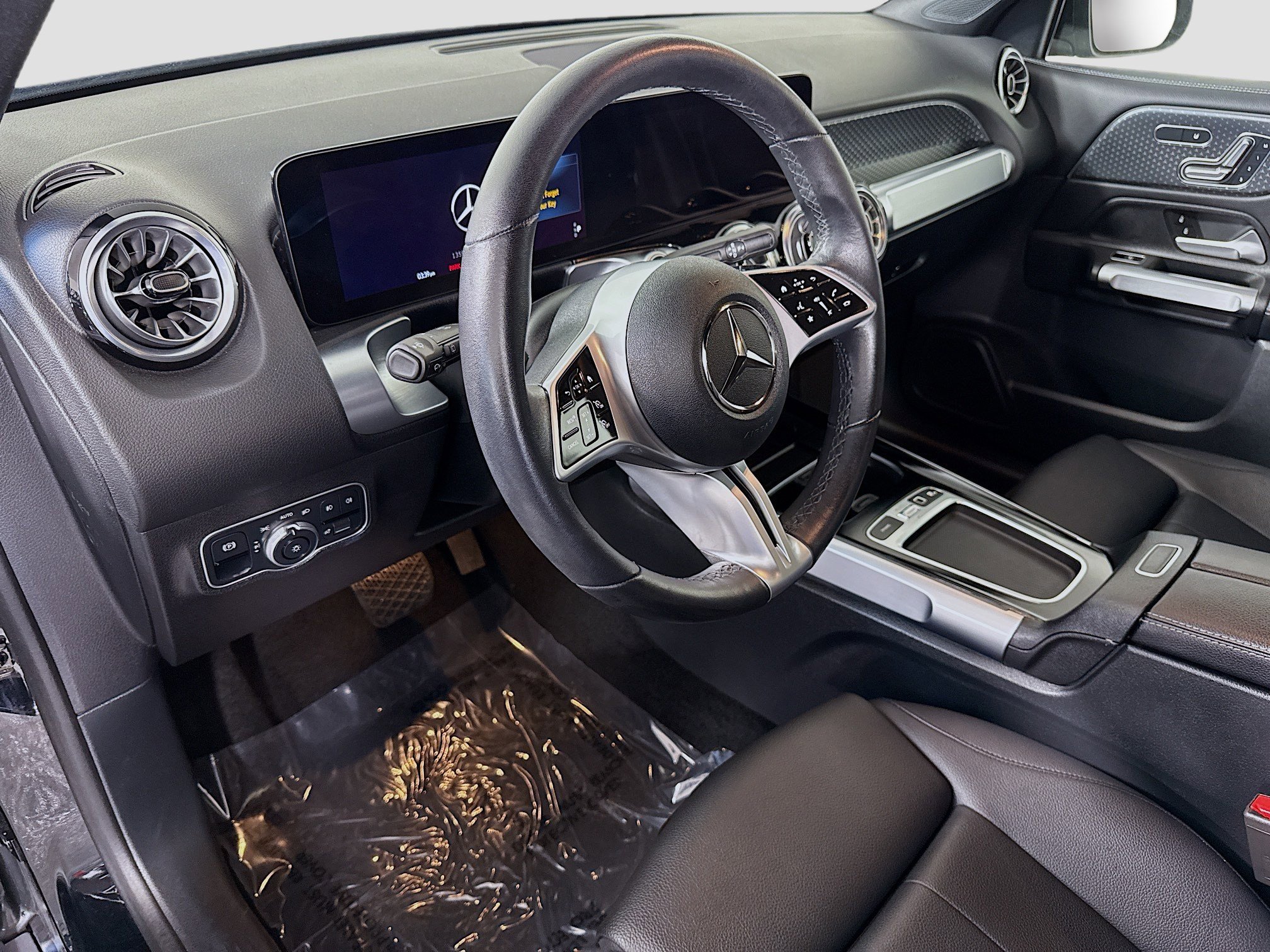 Used 2025 Mercedes-Benz GLB 250 image 23