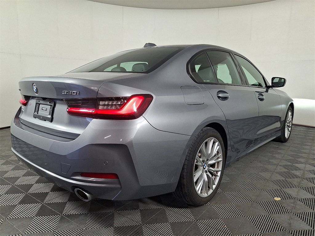 Used 2023 BMW 330i xDrive Sedan w/ Premium Package image 10