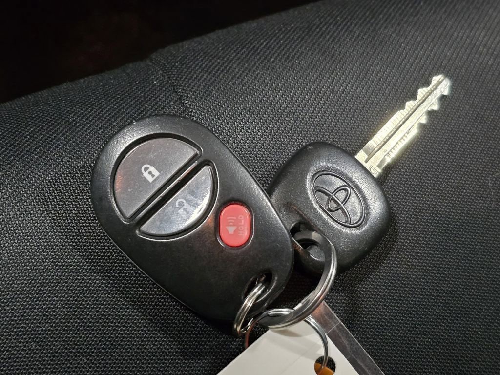 Used 2016 Toyota Tundra SR5 w/ SR5 Upgrade Package image 34