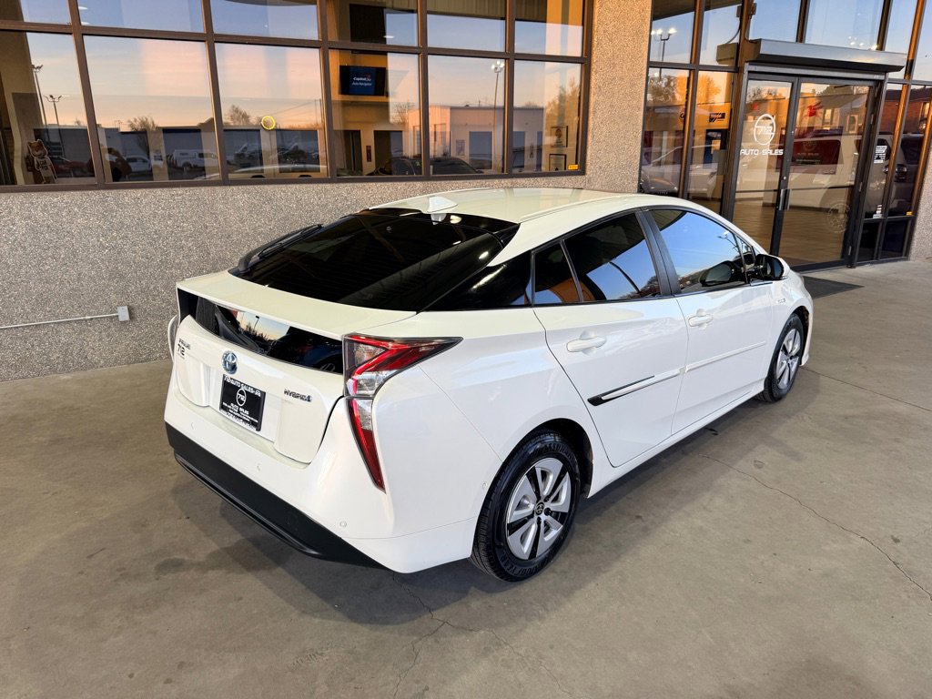 Used 2017 Toyota Prius Three w/ Advanced Technology Package image 34