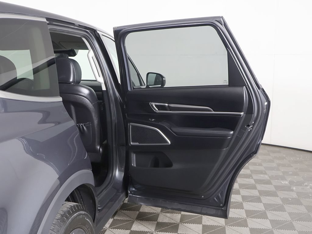 Used 2023 Kia Telluride LX AWD/4WD image 22
