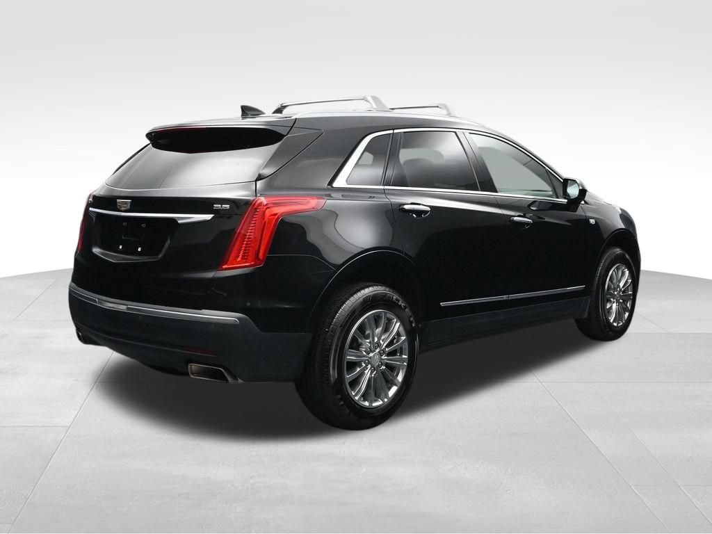 Used 2017 Cadillac XT5 Luxury w/ Driver Awareness Package FWD image 5
