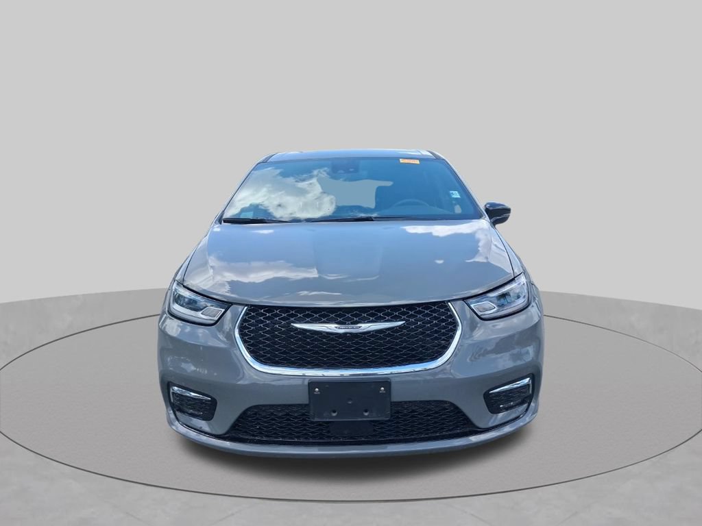 Used 2025 Chrysler Pacifica Select FWD image 2