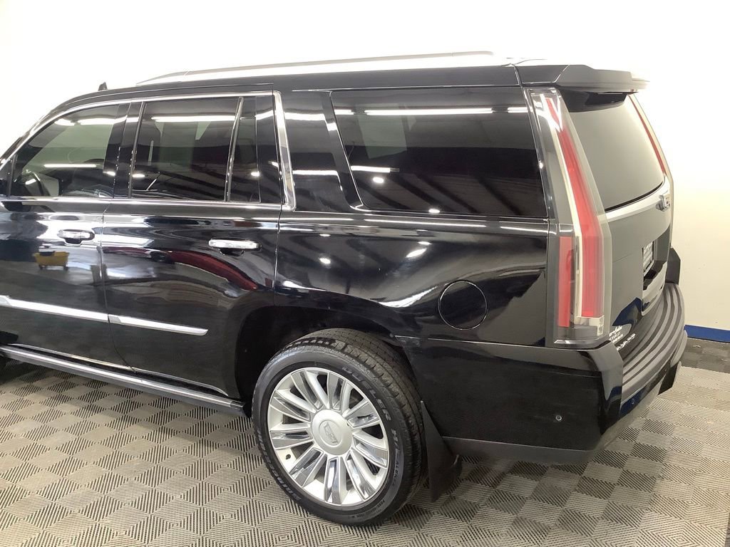 Used 2018 Cadillac Escalade Platinum image 4