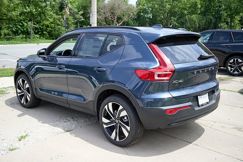 New 2026 Volvo XC40 B5 Plus w/ Climate Package AWD/4WD image 7