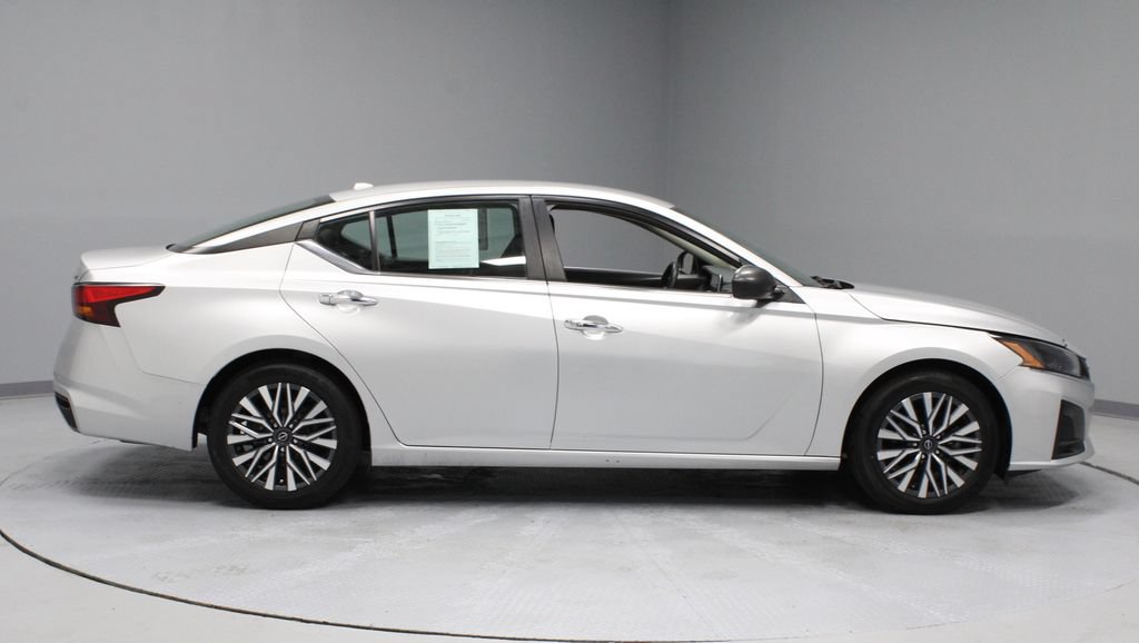 Certified 2024 Nissan Altima 2.5 SV FWD image 11